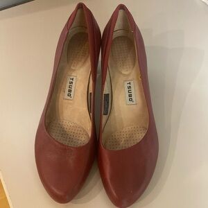 TSUBO RED HEELS, size 9.5